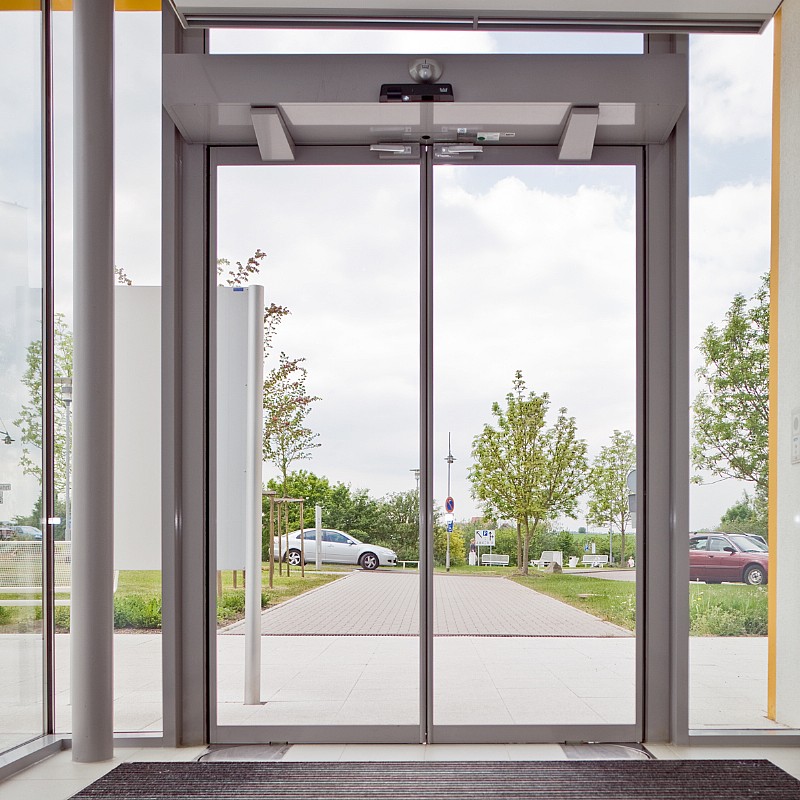 Automatic door